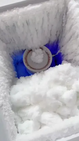 a handful of ice that rennaya ate #crunchyice #crunchyiceeating #icechunk #flakyice #humidifyer #freezerfrosteating #freezerfrost #crushedice #eatingice #ICE4U #iceasmr #squeakyice #fypシ゚viral 