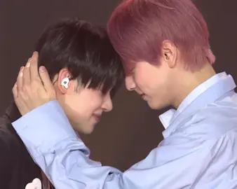 Yeonbin moment from showcase #SOOBIN #YEONJUN #수빈 #choisoobin #최수빈 #tomorrow_x_together #투모로우바이투게더 #for_soobin #fanpage #soobinfed  