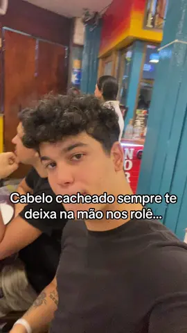 Depois a gente taca uma quimica forte ele reclama!! #cacheado #cachos #cachostiktok #progressiva #hairmenstyle #gay 