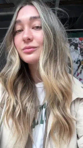 Soft seamless blonde✨ #curtainbangs #greenwichct #newyorkhairsalon #layercut #beachywave #bobhaircut #miamihairstylist #blondehair #bouncyhair #shorthair 