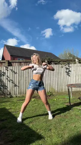 rare occurrence of sun in the UK #onthisday #sunnyday #jeanshorts #foryoupage #lipsync #dance #uk #18 #blonde #foryou #trending #trendingdance 