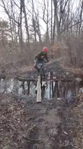 Watch till the end 🤣🤣 #Mtb #Mtblife #mountainbike #Mtbforyou #Mtbtiktok #downhill #mountainbiking #mtblifestyle #Fyp 