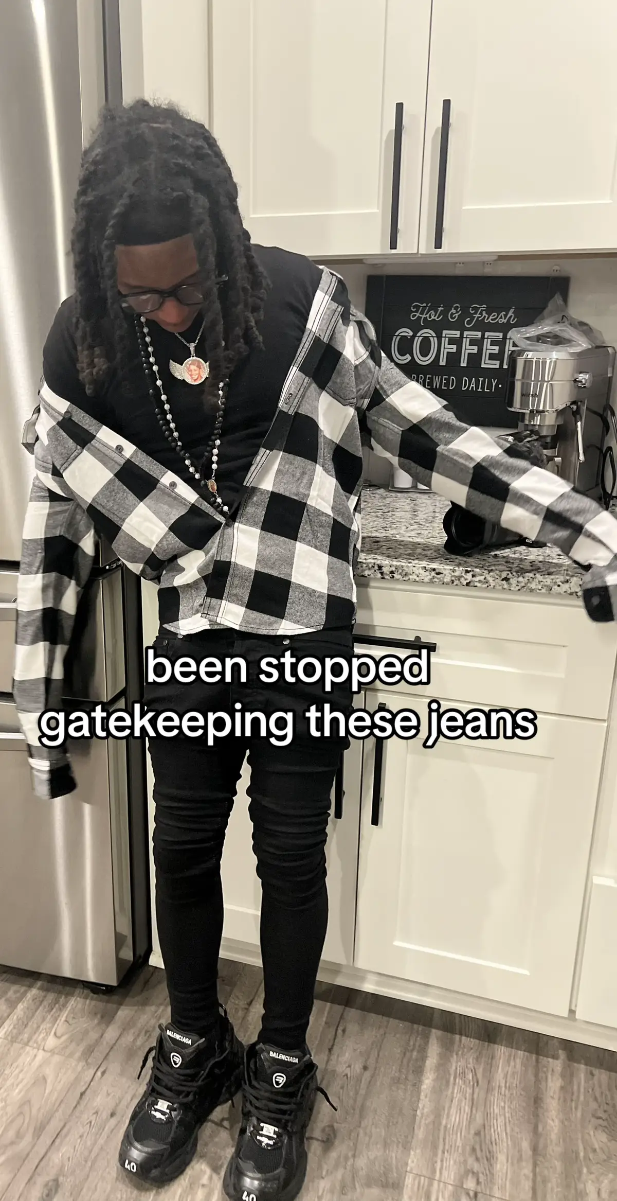 #fyp #foryou #viral #1uhhwell #xyzabc #foryoupage #fashion #hoodie #clothing #streetwear #fashioninspo #FitTok #slideshow #streetwearfashion #fashiontiktok 