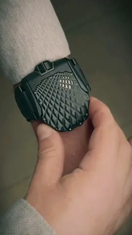 Urwerk UR-T8 !!! Dimensions: 60.23mm x 48.35mm x 20.02mm —————————————————— #watches #watch #luxury #magnificent #amazing #art #limitededition #clock #leather #nyc #automatic #chronograph #swissmade #urwerk #raptor #tourbillon #dinosaur #hublot #hublotwatch #mbandf #omega
