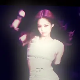 one of the best solo looks.  #jennie #jenniekim #jennierubyjane #locojnk 