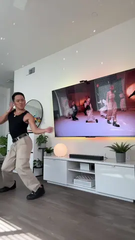 Heard we were bringing this dance back 🕺🪩 Thanks @Fortnite Official @gap 😅🖤 (dc: @Shay’s Dance Archive) @Jungle #backon74 #fortniteemote 