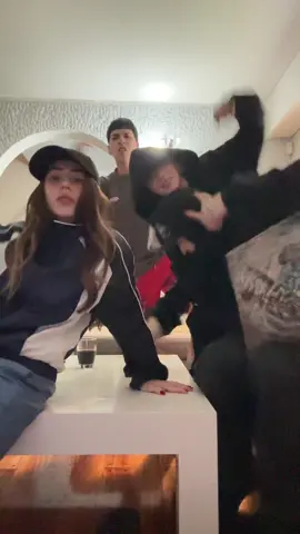 quisiera que esta fuera otra cancion?? #CartaDeDespedida #parati 