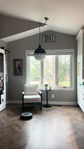 Say goodbye to dragging your vacuum up the stairs - with Roomba's new mapping feature, cleaning upstairs is now a breeze! Who else needs this in their life? #Roomba #SmartHome #CleaningHacks