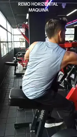 Remo horizontal con maquina #Fitness #fit #motivation #training #cbum #gym #tendencia #maquina 