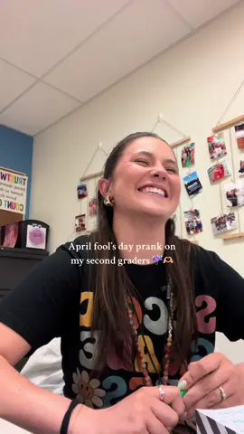 count how many times I almost died laughing 😭😭 #AprilFools #prank #elementaryschool #secondgrade #classroomaprilfools #teachersoftiktok #firstyearteacher #fyp #foryou 