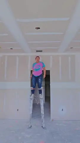 @Farina @EL ALFA EL JEFE ☑️  #challengedora #videoviral #contenido #fyp #videosparatodos #farina #dora #zancos #construction #drywallfinisher #usa🇺🇸 #florida #nicaragua🇳🇮 