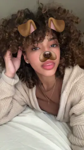 i was totally the flower crown girl but slayyy #fypシ #foryoupage #trending #curlyhair #lightskin #curls #dogfilter 