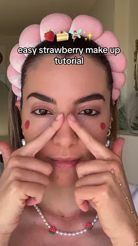 Strawberry 🍓🍰🧚🏻‍♀️ make up ✨ would you try it? #makeup #strawberry #creatorsearchinsights 