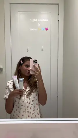 the best whitening tooth paste 🦷🪥✨💗 goodnight besties! #nightroutine #goodnight #routine #whiteningteeth #teeth #fyp #gurwm @Snow Teeth Whitening 