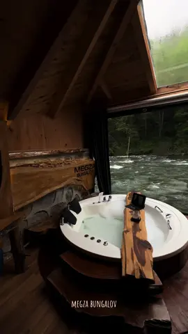 افضل وقت لزياره تركيا بشكل عام بالنسبالي كانت ابريل ومايو مافيه زحمة سياح ابدا والججو لطيفف 💖  #تركيا #الشمال_التركي #megza #اسطنبول 