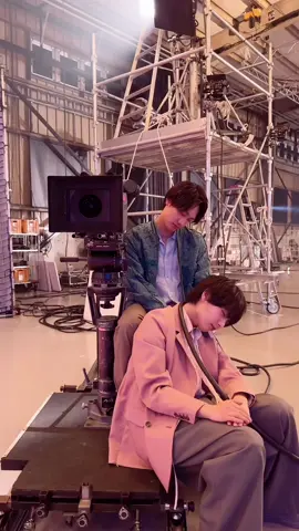 📹🤕自分たちだけで撮影を試みたものの、やっぱりダメだったみたいです。 #なにわ男子 #大西流星 #藤原丈一郎 #大橋和也 #なにわ男子_NEWCLASSIC 