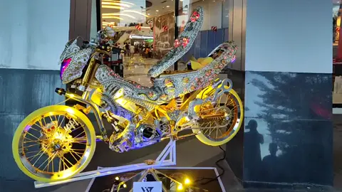 Anong motor toh angas  #raider150figold #golden #raider150carb #dimonyongfi  #zusukiraider150 #raider150fi  #alightmotion_edit #trendingvideo #trendingvideo  #thaiconceptphilipines🇹🇭💯  #fypシ゚viral #fypシ゚viral #R150  #thaiconceptmotordesign 