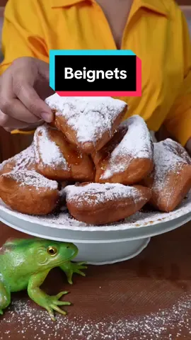 Beignets from Princess and the frog 🐸 🍩 . . . #foodporn #food #foodlovers #FoodLover #foodieph #Foodie #filipino # #cooking #delicious #yummy #instafood #foodvlogger #foodblog #mukbang #eating #foodieph #foodblogger #instagood #foodtrip #abimarquez #lumpiaqueen #disney #disneyland #disneyprincess #tiana #disneyfood #disneyworld