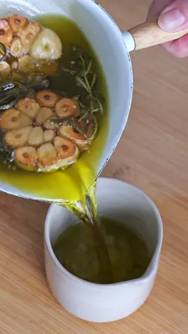 Olive oil mashed potatoes. Full recipe in bio #mashedpotatoes 