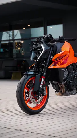 8K KTM Duke 990 🥕🧡 #ktm #ktm990 #duke #duke990 #dukelovers #bike #4stroke #bikelife #readytorace #foryou #fyp 