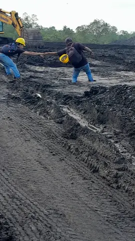 penting di guyu sek🤣 #storyanaktambang #operator_excavator #operatormuda 