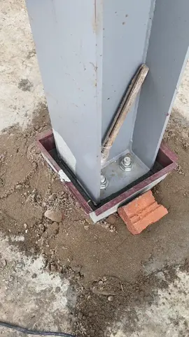 Sika đổ chân cột cho nhà khung thép #nhakhungthep #nhatienche #LearnOnTikTok #fyp 