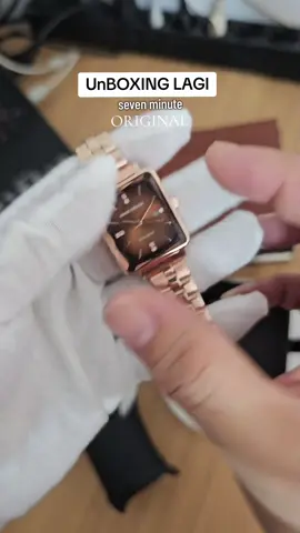 Jam Tangan wanita seven minute Original #jamtanganwanita #jamtangansevenminute #jamtangancewek #jamtangankotak #ramadanekstraseru #jamtangancantik #rekomendasijamwanita 