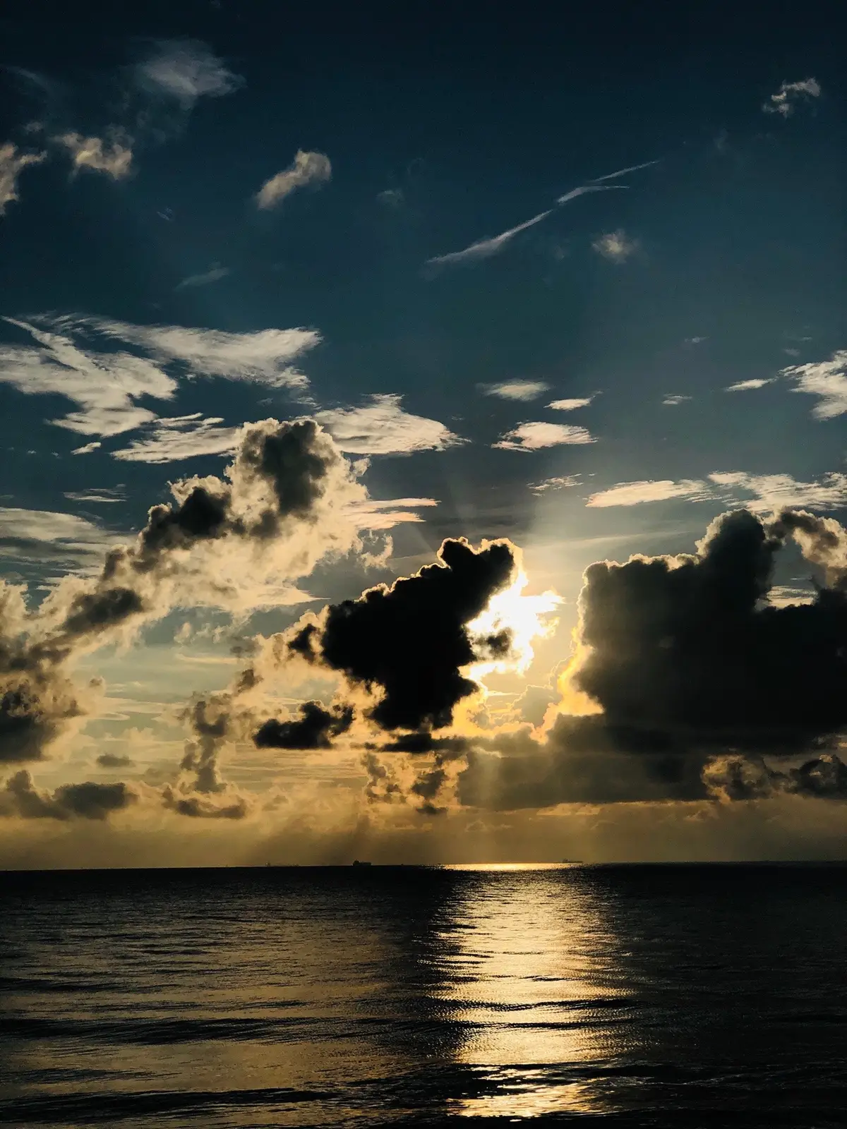 Boleh buat wallpaper😍✨ #sunrise #wallpaper #beautifulview #cantik #matahari #photography #indah 