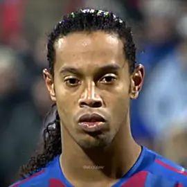 A magia de Ronaldinho Gaúcho 🪄✨ #ronaldinho #futebolbrasileiro 