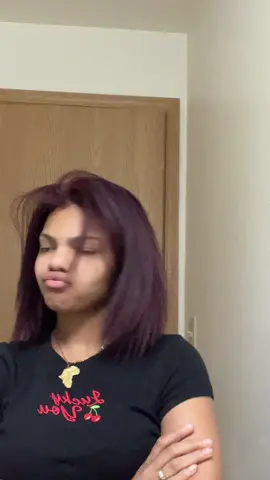 NO look at me     EWW My hair😂