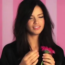 I found a new favourite video to edit😈😈 #adrianalima #fyp #fyyyyyyyyyyyyyyyy #foryoupageofficiall #he4rts4adri #viral #foryou #foryourpage #fyppppppppppppppppppppppp #model #fashion #fypシ #ADRIANALIMA #adrianalimafandom #adriana_lima #victoriassecret 