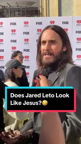 “He’s a classic.” 🤣 #JaredLeto #30SecondstoMars #IHeartRadio #IHeartRadioMusicAwards 