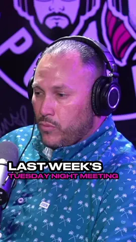 Last Tuesday’s RECOVER OUT LOUD ZOOM MEETING!🎙️🔊💥 Join us tomorrow night at 6pm-7pm for this meeting with @natalieevamarie @chaddictttt @shaneearn ! We have special guest speakers and everyone can share. All are welcome, LINK IN BIO! 💥 #TheHopeaholics #Hope #Recovery #Recoveroutloud #meetings #recoverymeeting #sober #sobermeeting #share #recoveryjourney #aa 
