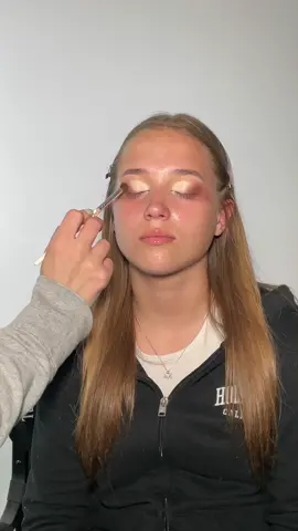 Junior prom look 💕 #makeup #makeuptutorial #makeupartistnj #njmakeupartist #njmua #makeupinspo #softglammakeup #softglammakeuplook #makeupartist #newjersey #prommakeup #prommakeuptutorial 