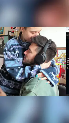 Y'a du monde qui se rince juste les cheveux ? @claudiemercier #cheveux #qc #quebec #twitch #fr #couple #douche