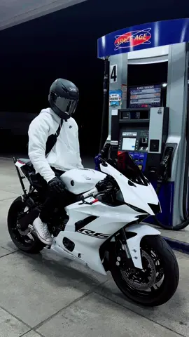 Lets Go!! #yamaha #yamahar6 #cbr600rr #zx6r #gsxr #ducati #fyp #fypシ #superbike #shoei #motorcycle #supersport #bike #akrapovic #m4exhaust #sportbikelife #motorcyclesoftiktok #bikelife #biketok #viral #600cc 