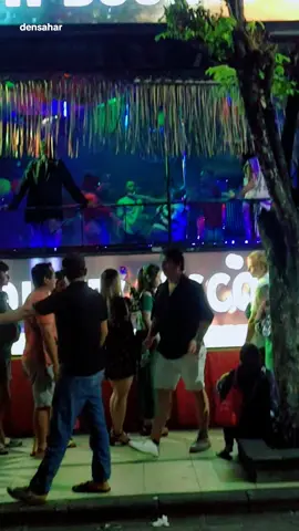 Legian nightlife #nightlife #barclub #legianbali #destinasi #jj #story #tiktok #fyp #like #bali #dugem 