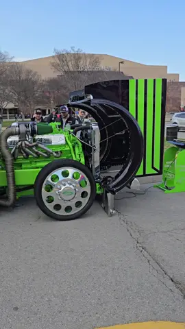 the fifth wheel needs to be greased #trucking #peterbilt #usa