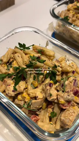 Honey mustard chicken meal prep 🤤 Inspired by @foodie_lilly thanks so much - this was insane 🫶😍 Ingredients (makes 4 portions): - 3 tbsp yoghurt - 3 tbsp light mayo - 1 tsp whole grain mustard  - 1 tsp Dijon mustard  - 1 lemon, juiced - 2 tbsp honey  - 4 chicken breasts  - 4 portions of pasta (about 80g uncooked each) - 1 tin sweetcorn - 1 red pepper, diced - 1 red onion, diced - Handful of parsley - Salt and pepper Season and cook your chicken to your own preference (I used smoked paprika, garlic, salt and pepper). Once cooked, chop into bitesize pieces.  In the meantime, pop your pasta onto boil for 10-12 minutes. In a large bowl mix the yoghurt, mayo, mustards, honey, lemon, salt and pepper. Then add the cooked pasta, all the veg and chicken until fully coated! Pop into equal containers and enjoy 🤤 #honeymustardpasta #honeymustardchicken #honeymustardchickensalad #honeymustardchickenpasta #mealprepideas #mealprep 