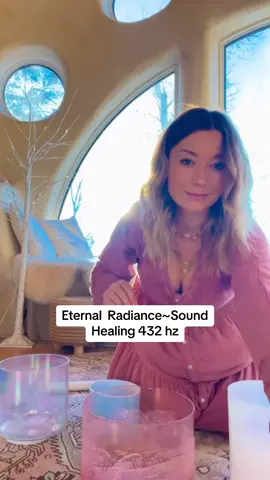 What is eternal radiance?✨It is coming into contact with the eternal light and love within… with the divine spark of life that you are… and living from that Center.  When you deeply and truly know who you are and where you come from, you can meet others as they truly are and you begin to spark their living light by embodying your own divine light. ✨ we spark life in each other and cause massive ripples in consciousness! Eternal Radiance has no face, no age, no time, no place. It is the ever shining radiance that carries us on this earthwalk and beyond. ✨ When you bring forth your inner light you exude a beauty more powerful and magnetic and healing than anything merely physical…. In fact, your physical body changes and attunes to the highest expression of you… the expression of divine truth ✨ Truth is beauty, beauty is Truth… Eternal radiance is available to all who desire to awaken to the truth of who they are! Our new sound healing journey ‘Eternal Radiance’ features frequencies that stir the soul, enliven the heart and awaken consciousness… ✨ It features crystal tones alchemy bowls that activate the crown, High sacral and high heart chakras and also features my magical rainbow crystal harp and quartz crystal chimes! You can find it on our Soul Star website now! Along with two other amazing new tracks available for purchase and download 🥰🌸💓 Visit the LINK in my BIO to access ‘Eternal Radiance’ and use it to enhance your connection to your divine beauty! If you’re interested in 20-60 min sound journeys, check out our online sound sanctuary/portal! (Link in bio) Sound journeys are available for purchase with an amazing membership option for the very best value! It’s a dream come true to share this medicine with you! It is the most natural thing ever to bring through.  Sign up for the FREE sound bath in the link in our bio to get on our mailing list and to stay up to date on all we are creating for you!💞🙏🏻✨ Sending so much love!!! #soundhealing #soundbath #soundvoyage #soundmeditation #meditationmusic #frequenciavibracional #frequencymusic #musicismedicine #soundtherapyhealing #vocalalchemy #divinefeminine #earthship #hempcretehome #432hz 