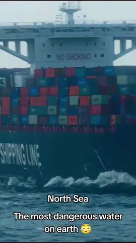 #bigwaves #nature #scarynature #deepsea #deepocean #bigships 
