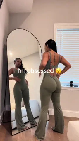 Im so in love no joke GET ME IN THE GYM NEOW! #gymwear #yogawear #womenclothing #jumpsuit #viraljumpsuit #viralvideo #viraltiktok #GymLife #girlmath 