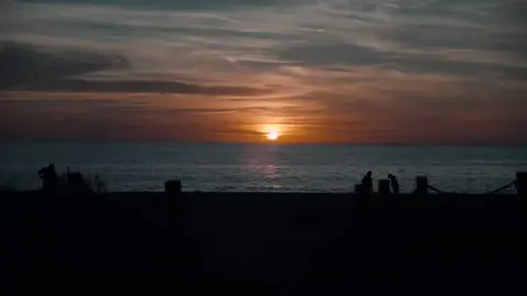 #كـل روجــه بـجـرفـه تـنـام وانــت اضـل كـمـر عـالي 🥹