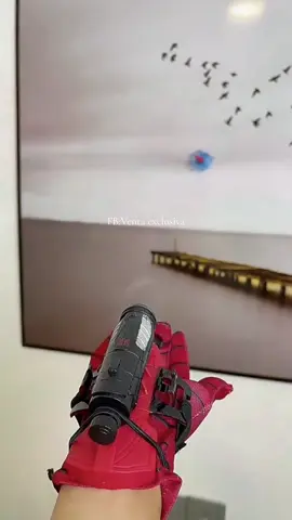 🔥 Guante de Spiderman 🔥 El guante tirador de telaraña se  puede combinar perfectamente con el disfraz del hombre araña, puede hacer que su hijo se sienta como un super héroe después usarlo, brindándole felicidad, es idela para regalos niño Jesús y hacer feliz a un niño. ⛔️Características:⛔️ ✅ Guante de Spiderman ajustable ✅ 1 Lanza dardos en forma de telaraña ✅ 3 dardos con chupon en forma de telaraña  ✅ Nylon blanco Pidelo por nuestro fb o wsp 982804753 #kawaiiaesthetic #hombrearaña #guantehombrearaña 