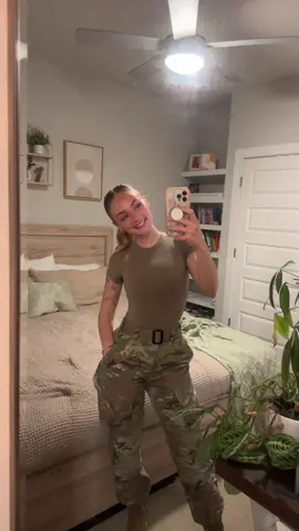 happy tuesday 🥹 #military #miltok #militarytiktok #womeninmilitary #womeninuniform #militaryhair #airforce #army #navy #marinecorps #coastguard #spaceforce #militarymedic #afmedic #medic #fyp #fypシ #foryoupage #foryou 
