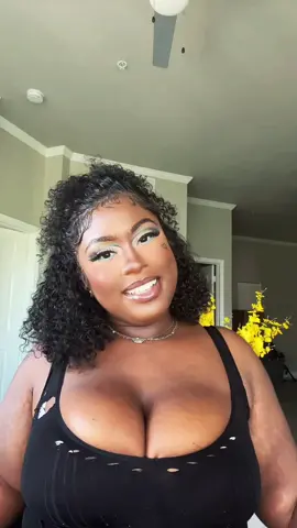 Its almost disrespectful 🤭 #fyp #stopplayin #lesbiansoftiktok #femsoftiktok #makeup #555 