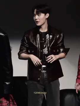 ฝังดินกลบเราเลยค่ะ ไม่ไหวแล้ว #doyoung #treasure 