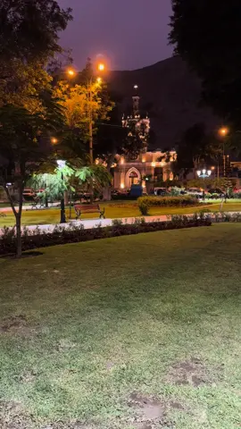Parque Central de Chosica #limasinfiltro❤️ #lima #limaperu🇵🇪 #peru #limaperu #peruanos #perú #peruanostiktok #peruanosenelmundo #peruanosenitalia #peruanosenespaña🇵🇪🇪🇦 #peruanosenchile🇵🇪🇨🇱 #peruanosenelextranjero 
