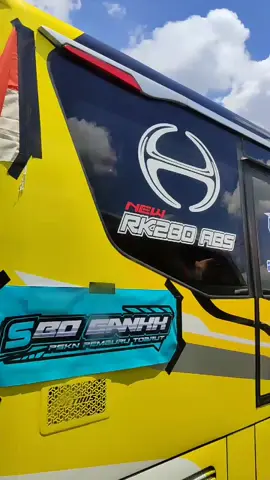 #fypシ  #masukberandafyp  #xyzbca  #storybusaesthetic  #busmania  #videobusindonesia  #storywabus 