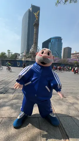 ¿Alguien sabe por qué este baile es tan pegajoso? 😳🤩 #DrSimi #doctor #simi #vacaciones #fyp #viral #parati #risa #fsimilares #meme #fypシ゚viral #drsimi #feliz 